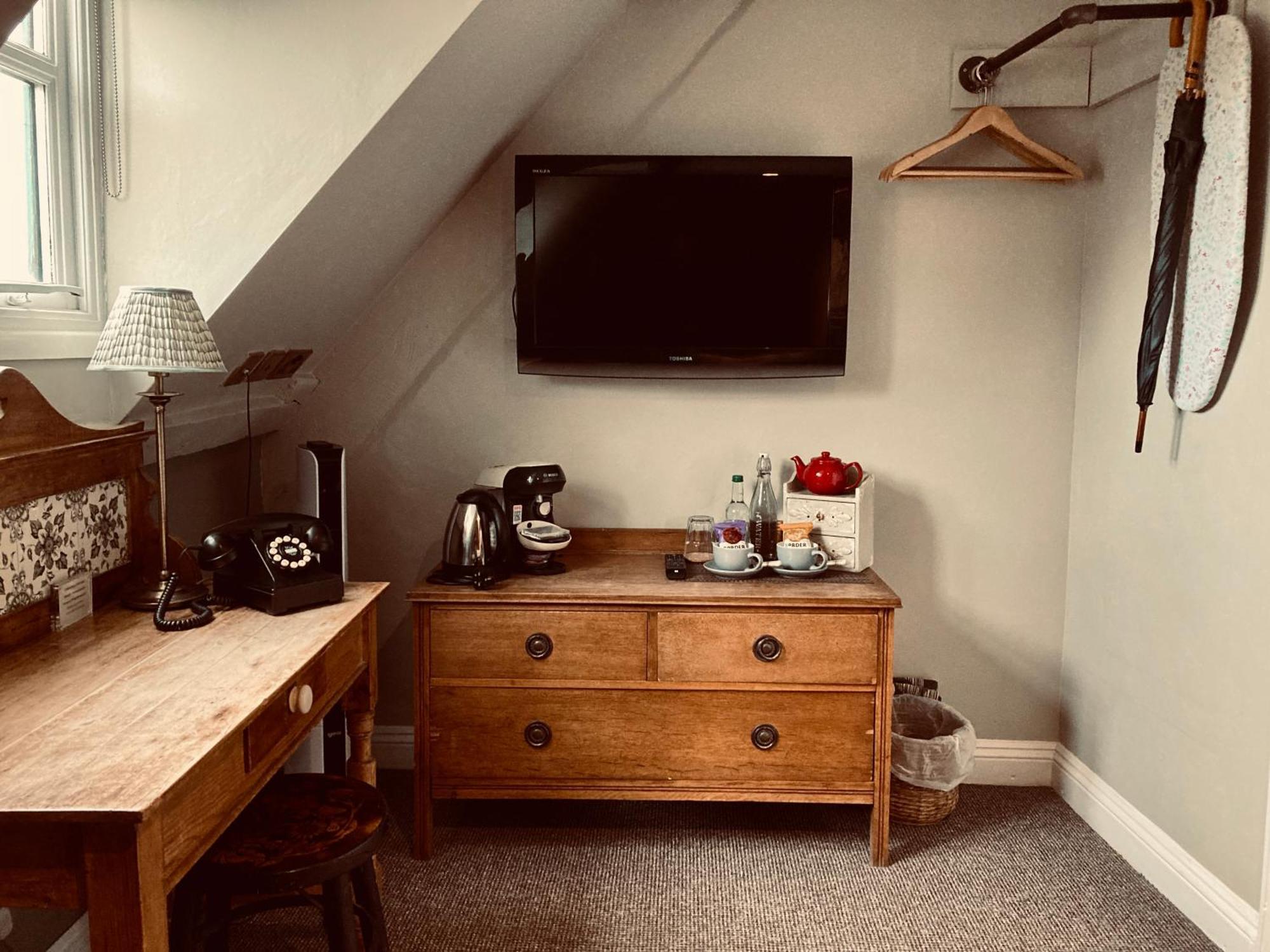The Bridge House Bed and Breakfast Bridport Exteriör bild